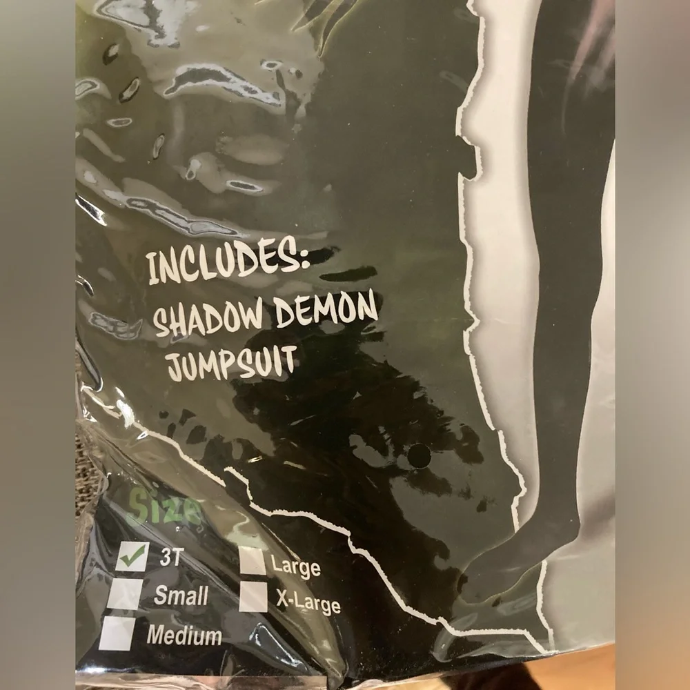 🎃🔥 NWT SPOOKTACULAR creations, shadow demon costume  kids size 3T